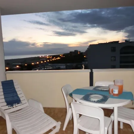 Intimate Coastline With Swimming Pool 아파트 비비오네